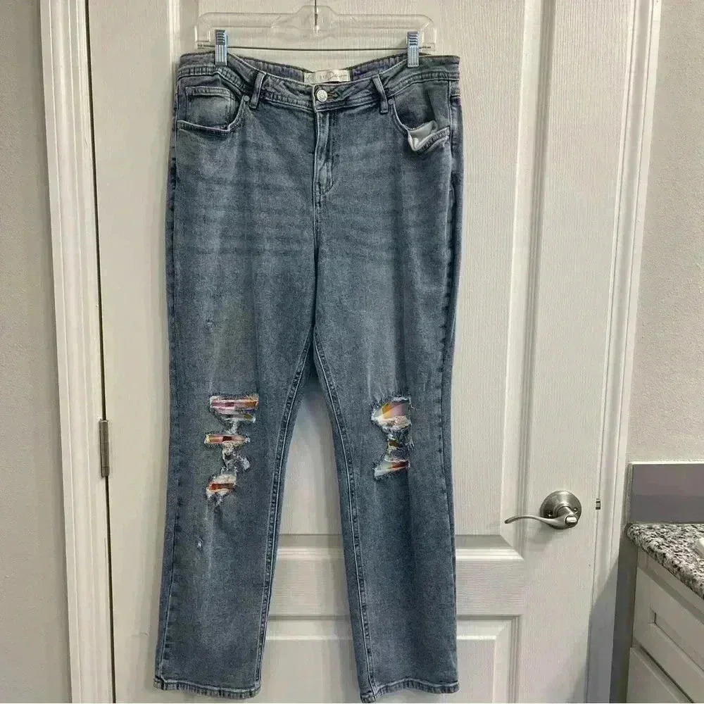 Distressed Denim Jeans with Plaid Print